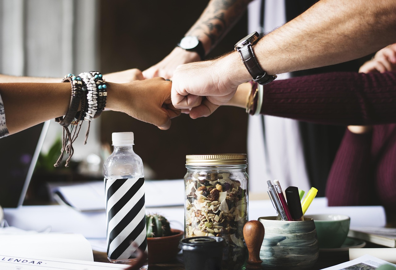 Ways to Source Deals Through Local Networks: Practical Tips for Building Reliable Community Leads